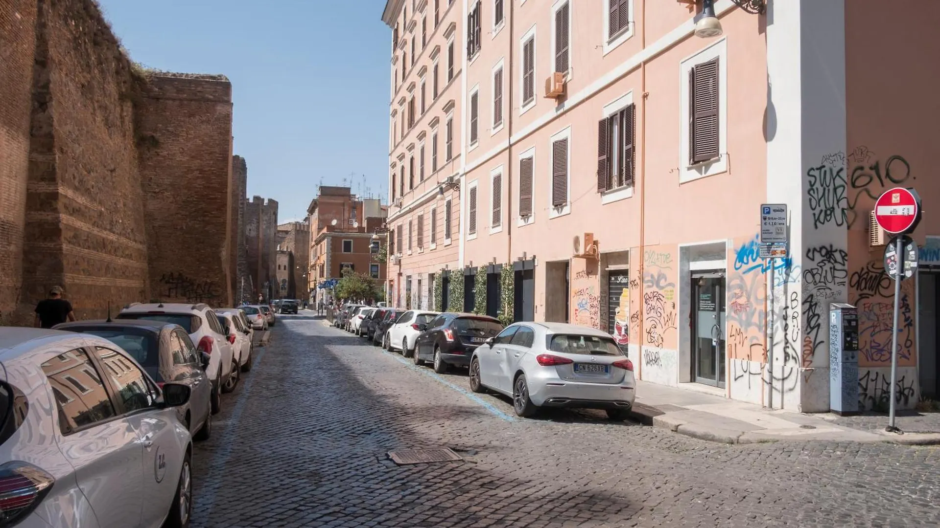 Half Palace, Relaxing Apartment In Rome San Lorenzo Italy